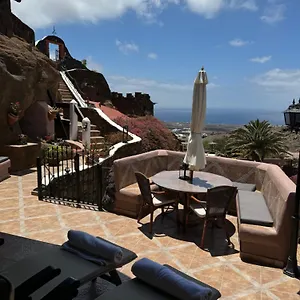 Castillo Lanzarote Sophie - Luxury -sleep In A Volcanic Cave With Heated Pool Villa Tias
